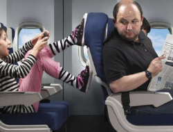 4 Perilaku Anak Paling Menyebalkan di Pesawat