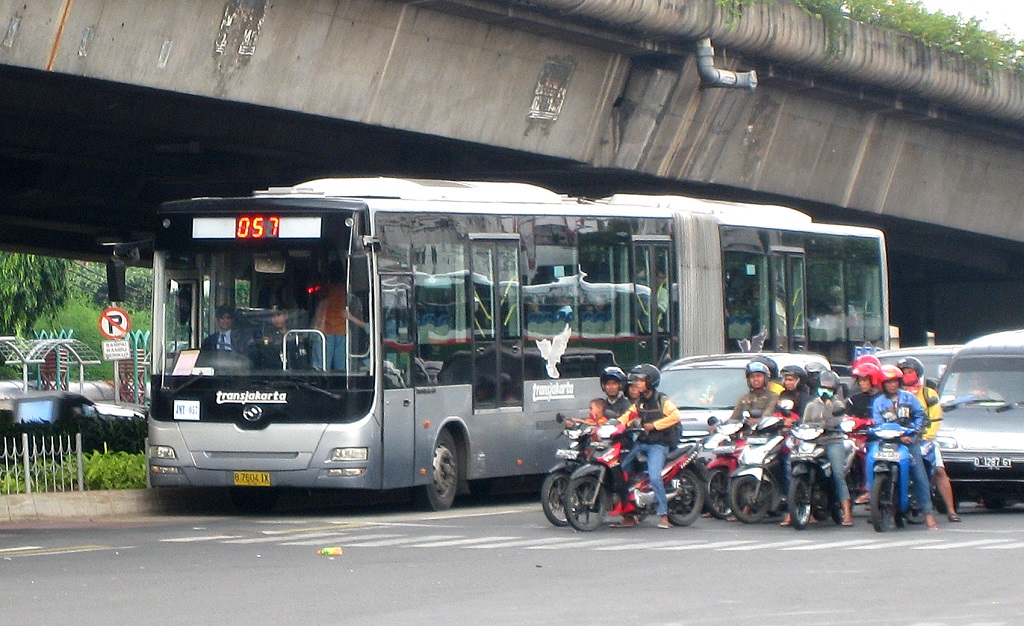 Kata Ahok Bus Transjakarta Kayak Dodol
