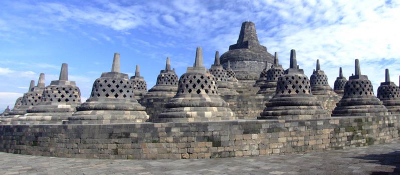 Jangan Sembarangan Naik Dindingnya, Candi Borobudur Adalah Tempat Ibadah | Babatpost.com