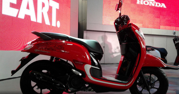 Honda Scoopy 2017 Terbaru Gunakan Velg Lebih Besar 