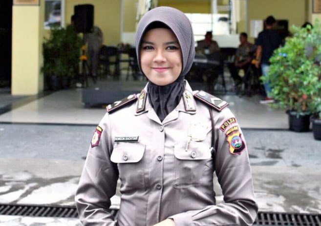  Gambar  Polisi  Dan  Polwan  cari